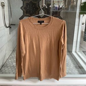 Classic crew neck sweater.